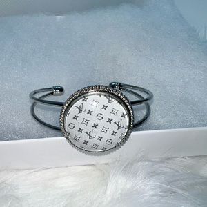 SILVER CUFF BRACELET